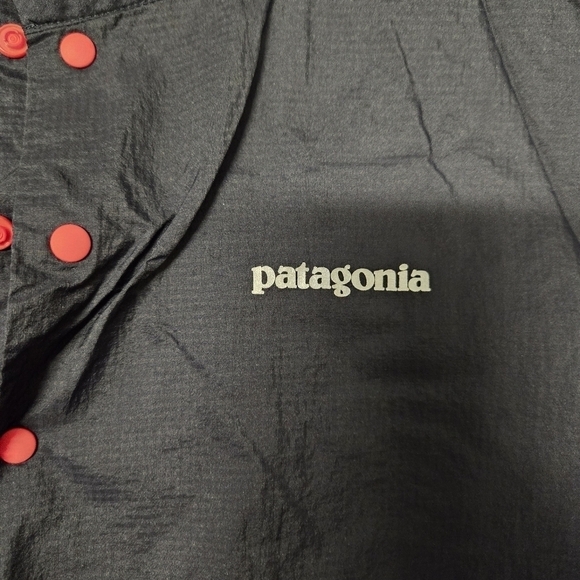 Patagonia Houdini Navy and Red Pullover - Picture 5 of 11